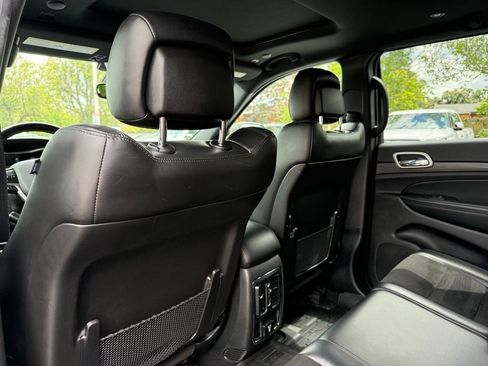 Used 2021 Jeep Grand Cherokee Altitude AWD/4WD image 17