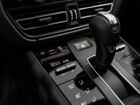 New 2026 Porsche Macan AWD/4WD image 24