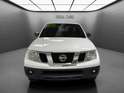 Used 2018 Nissan Frontier SV AWD/4WD image 2