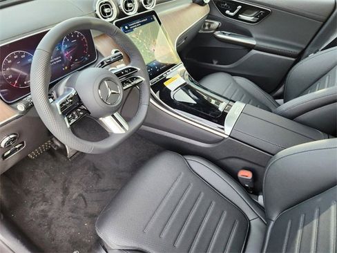 Certified 2025 Mercedes-Benz GLC 300 4MATIC image 5