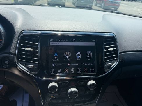 Used 2019 Jeep Grand Cherokee Altitude AWD/4WD image 19