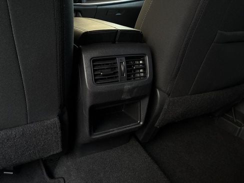 Used 2024 Nissan Rogue S AWD/4WD image 18