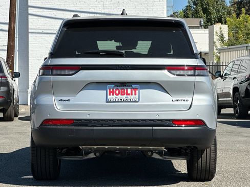 New 2025 Jeep Grand Cherokee Limited w/ Black Appearance Package image 4