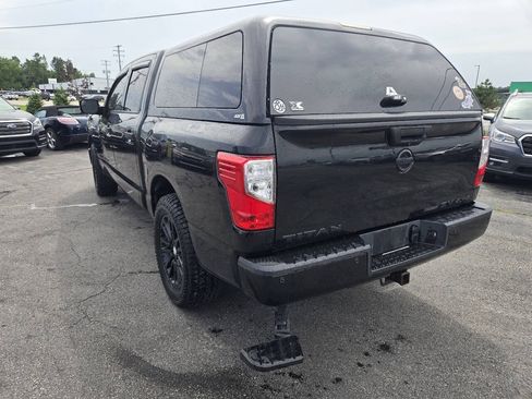 Used 2019 Nissan Titan SV w/ SV Convenience Package AWD/4WD image 9