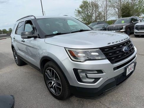 Used 2017 Ford Explorer Sport image 6