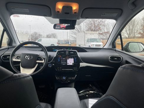 Used 2016 Toyota Prius Three Touring image 17
