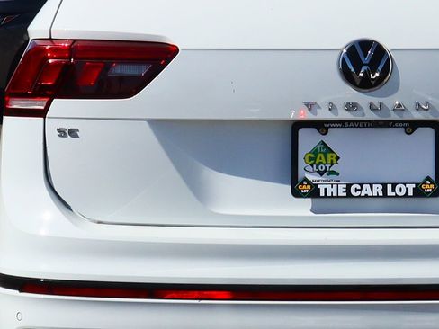 Used 2022 Volkswagen Tiguan SE R-Line image 19