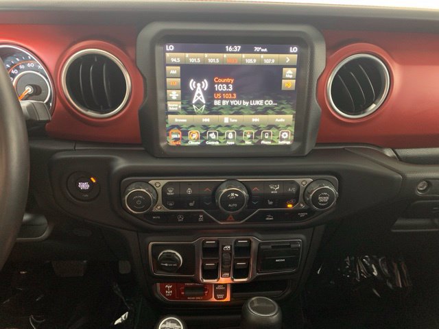Used 2023 Jeep Gladiator Rubicon w/ Cold Weather Group AWD/4WD image 4