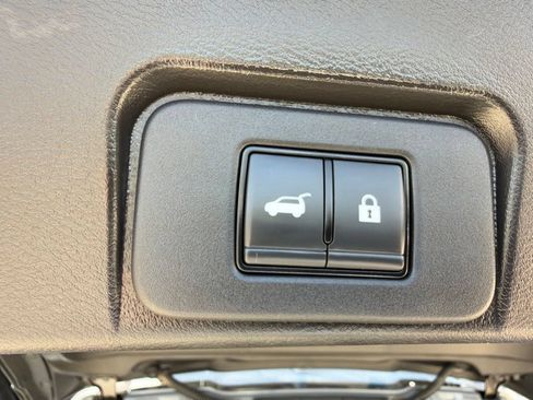Used 2023 Nissan Rogue SL w/ SL Premium Package AWD/4WD image 14