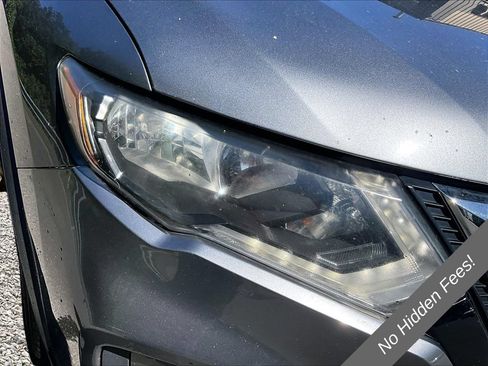 Used 2018 Nissan Rogue SV AWD/4WD image 25