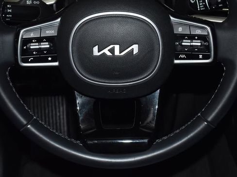 Used 2024 Kia Sorento S image 28