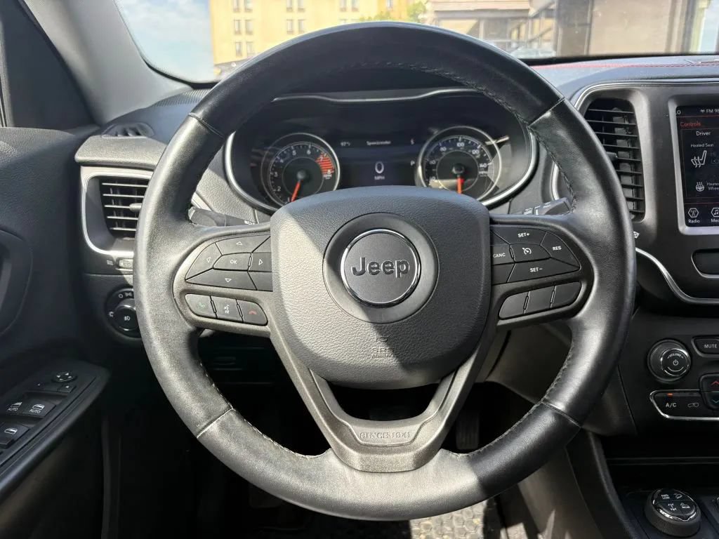 Used 2019 Jeep Cherokee Trailhawk w/ Cold Weather Group AWD/4WD image 14
