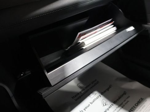 Used 2024 Toyota Sienna XLE image 28