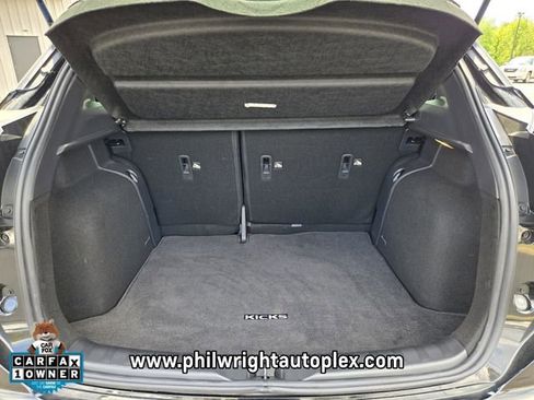 Used 2023 Nissan Kicks SR w/ SR Premium Package FWD image 17