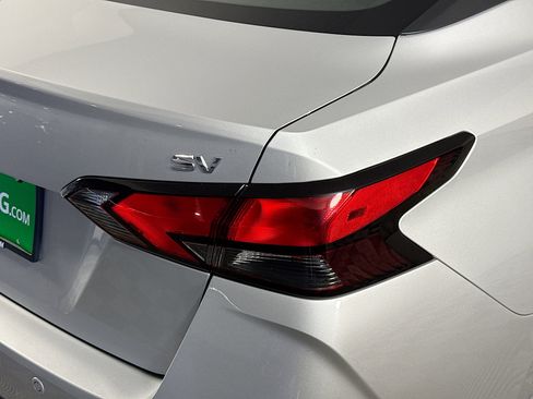 Used 2021 Nissan Versa SV image 34