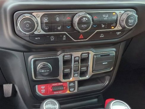 Used 2022 Jeep Gladiator Rubicon w/ LED Lighting Group image 9