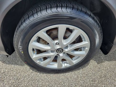 Used 2021 Nissan Rogue Sport SV FWD image 6