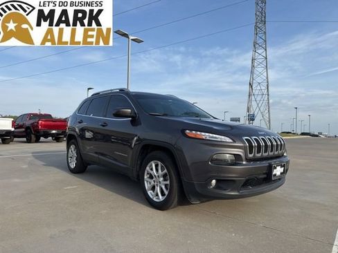 Used 2018 Jeep Cherokee Latitude Plus image 1