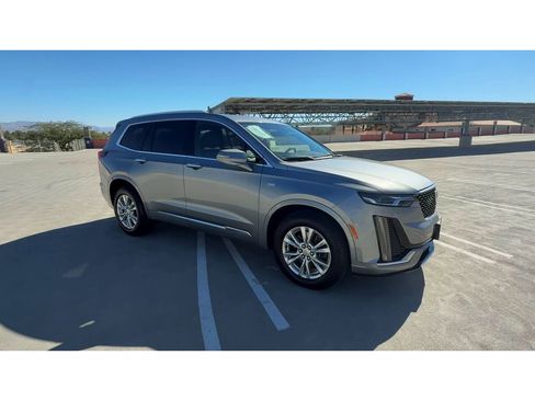 Used 2023 Cadillac XT6 Luxury image 2