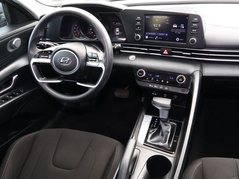 Used 2021 Hyundai Elantra SEL FWD image 9