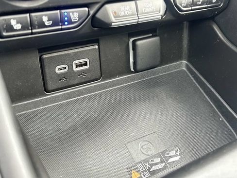 Used 2023 Chevrolet Suburban High Country AWD/4WD image 33