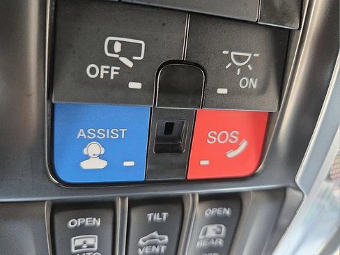 Used 2024 RAM 3500 Limited AWD/4WD image 25