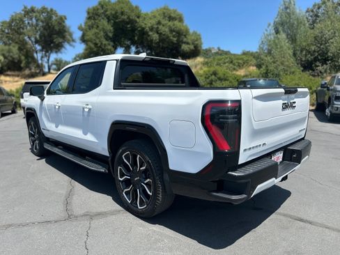 New 2025 GMC Sierra EV Denali image 7