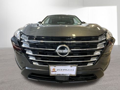 Used 2025 Nissan Rogue S image 25