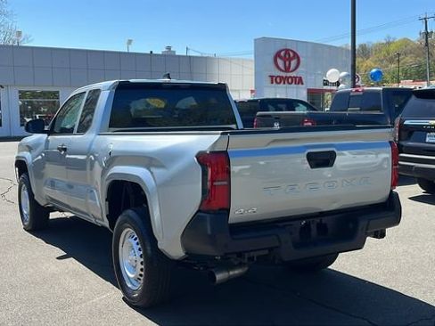 Certified 2025 Toyota Tacoma SR AWD/4WD image 4