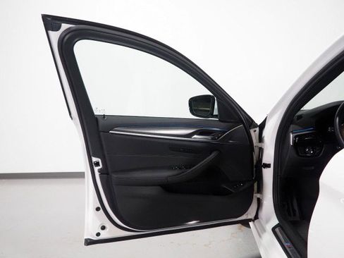 Used 2023 BMW 530e w/ M Sport Package RWD image 55