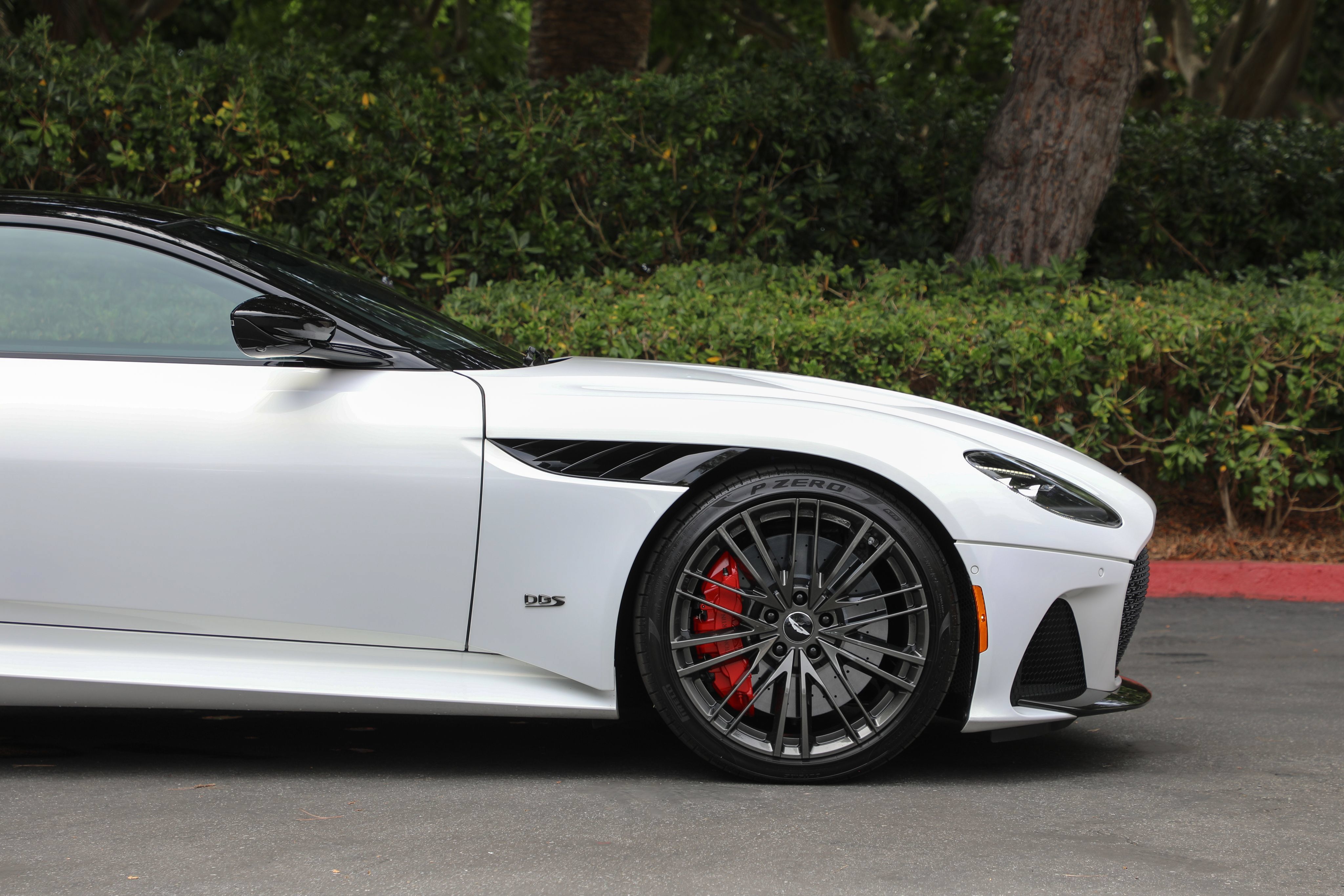 Used 2023 Aston Martin DBS Coupe RWD image 23