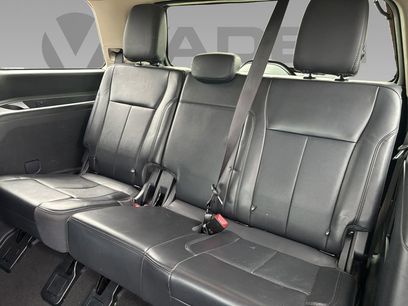 Used 2024 Ford Expedition XLT