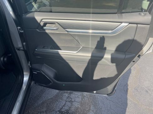 Used 2025 GMC Acadia Elevation image 26