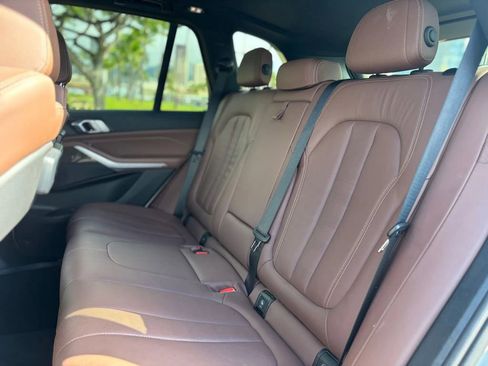 Used 2022 BMW X5 sDrive40i w/ Premium Package image 11