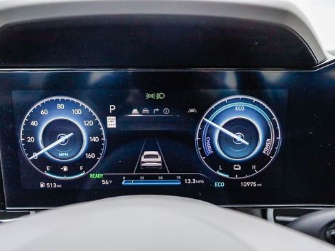 Used 2024 Hyundai Elantra Blue image 23