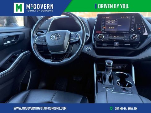 Used 2022 Toyota Highlander XSE image 27