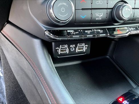 Used 2025 Dodge Durango GT AWD/4WD image 18