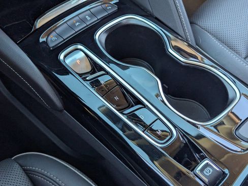 Used 2023 Buick Envision Essence image 30