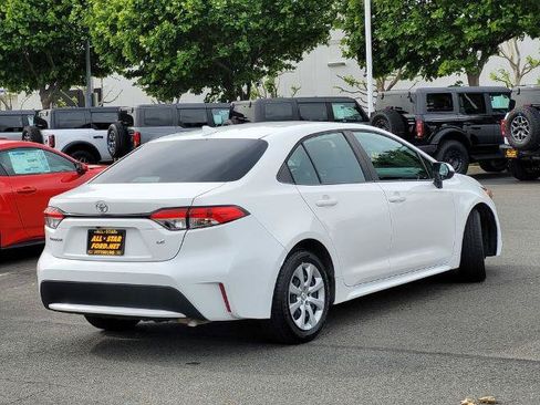 Used 2022 Toyota Corolla LE FWD image 4