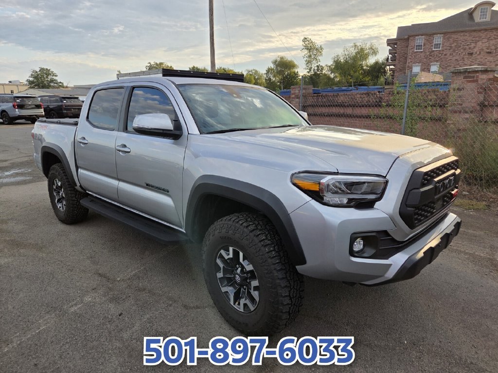 Used 2022 Toyota Tacoma TRD Off-Road w/ TRD Premium Off Road Package AWD/4WD image 3