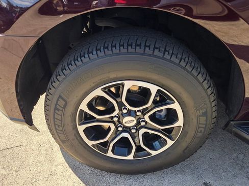 Used 2024 Ford Expedition XLT image 10