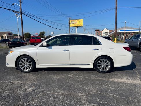 Used 2012 Toyota Avalon Limited image 8