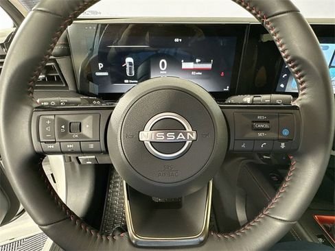 Used 2025 Nissan Kicks SR image 18