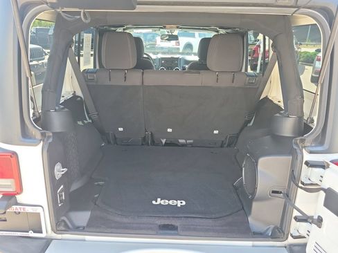 Used 2014 Jeep Wrangler Unlimited Sahara w/ Connectivity Group AWD/4WD image 7