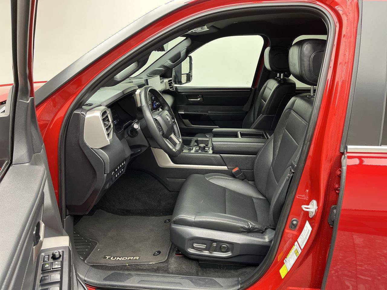 Used 2025 Toyota Tundra Limited AWD/4WD image 3