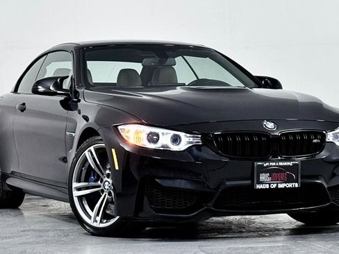 Used 2016 BMW M4 Convertible image 16