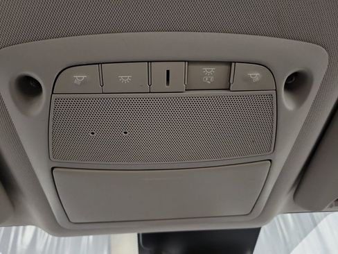 Used 2021 Nissan Rogue Sport S image 19