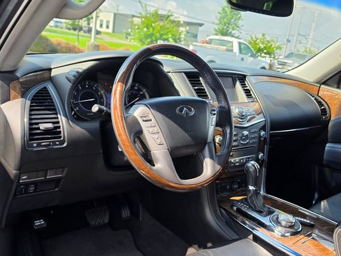 Used 2017 INFINITI QX80 4WD w/ All Season Package image 11