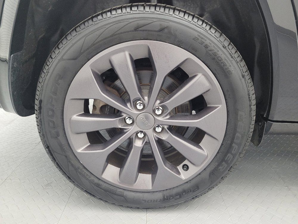 Used 2019 Jeep Cherokee High Altitude AWD/4WD image 31