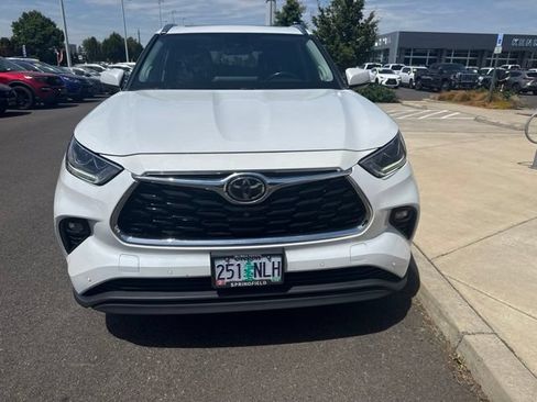 Used 2022 Toyota Highlander Limited AWD/4WD image 6